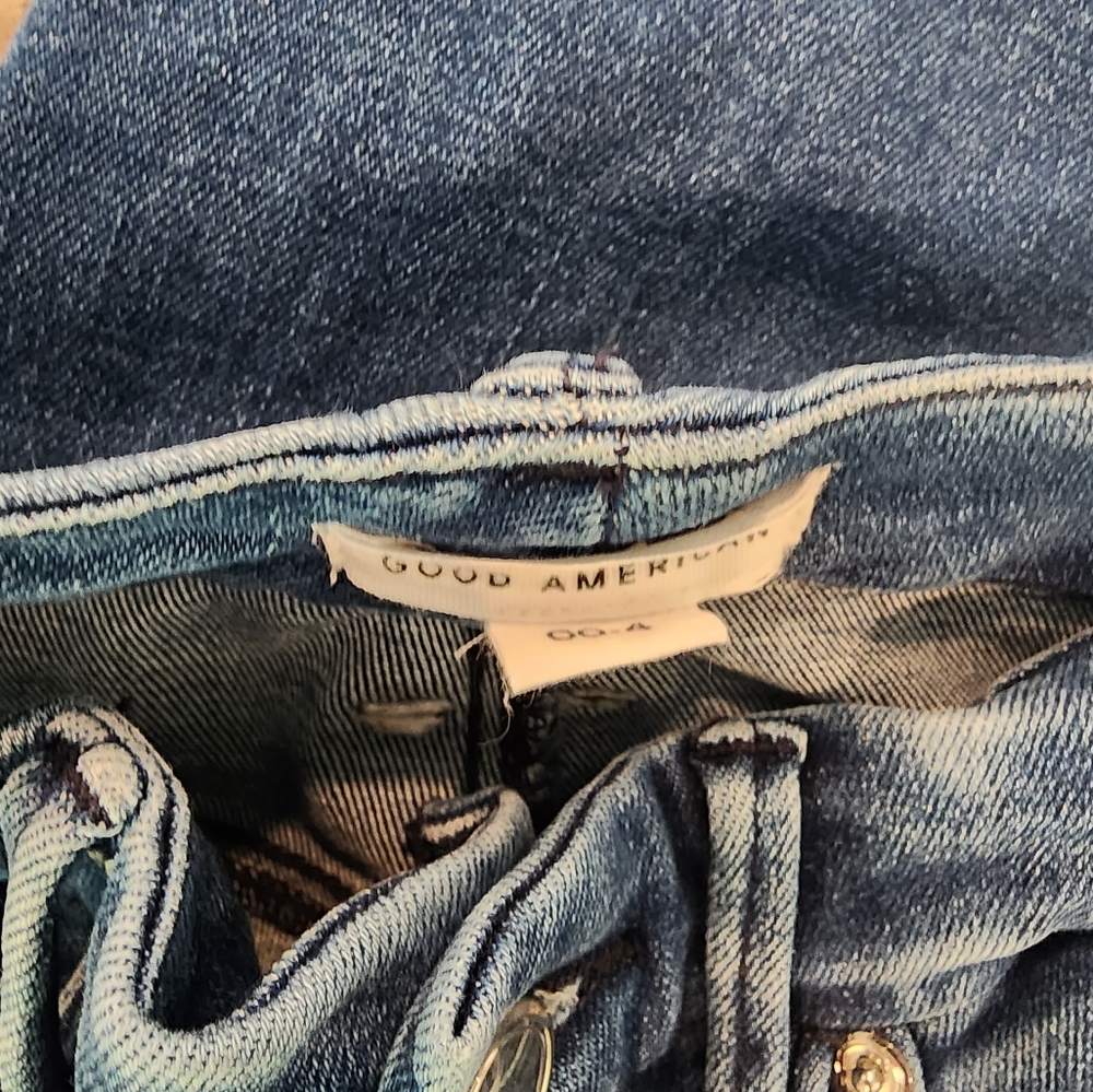Good American Always fits high rise distressed medium wash skinny jeans - Picture 5 of 7